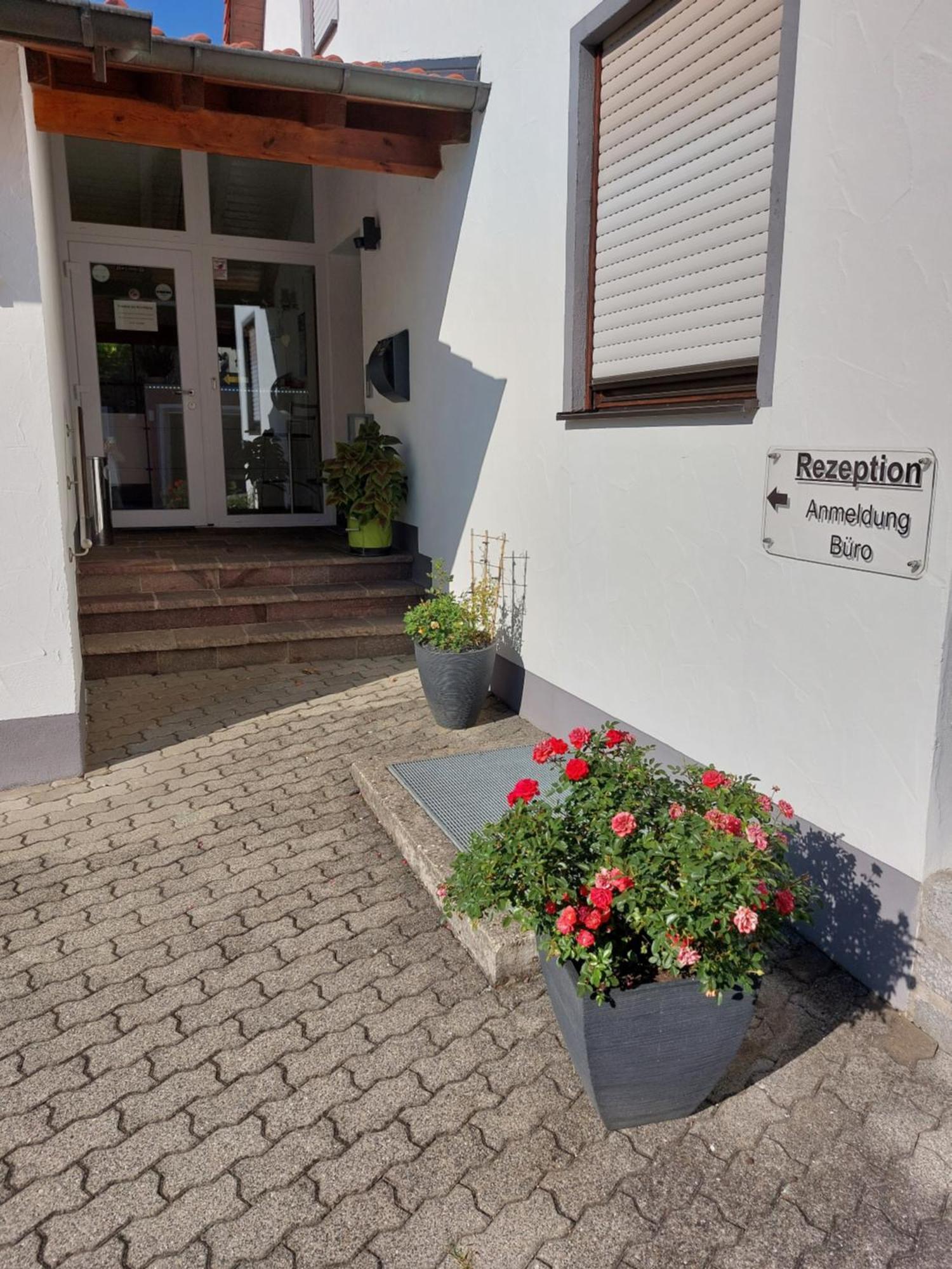 Pension Am Kirchberg Wehringen Exterior foto